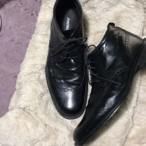Johnston&Murphy Black Wingtip boots